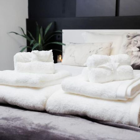 Little Paris Boutique Apartment Bucureşti Ngoại thất bức ảnh