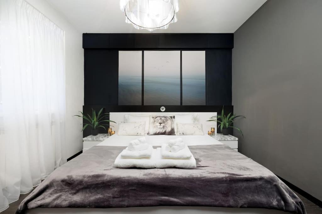 Little Paris Boutique Apartment Bucureşti Ngoại thất bức ảnh