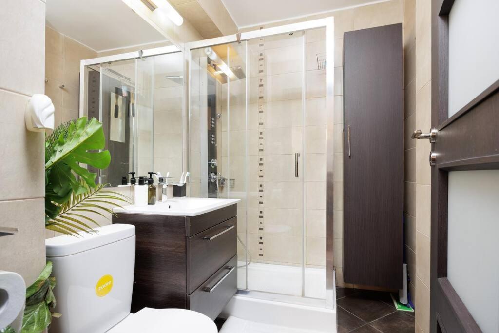 Little Paris Boutique Apartment Bucureşti Ngoại thất bức ảnh