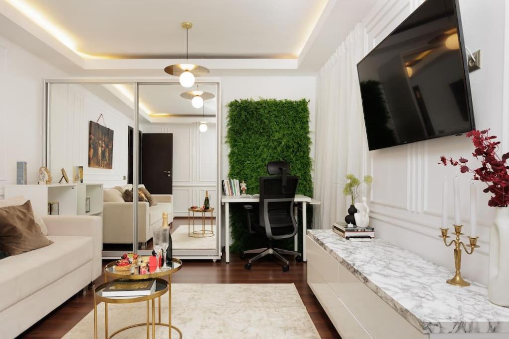Little Paris Boutique Apartment Bucureşti Ngoại thất bức ảnh
