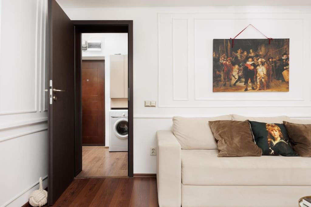 Little Paris Boutique Apartment Bucureşti Ngoại thất bức ảnh